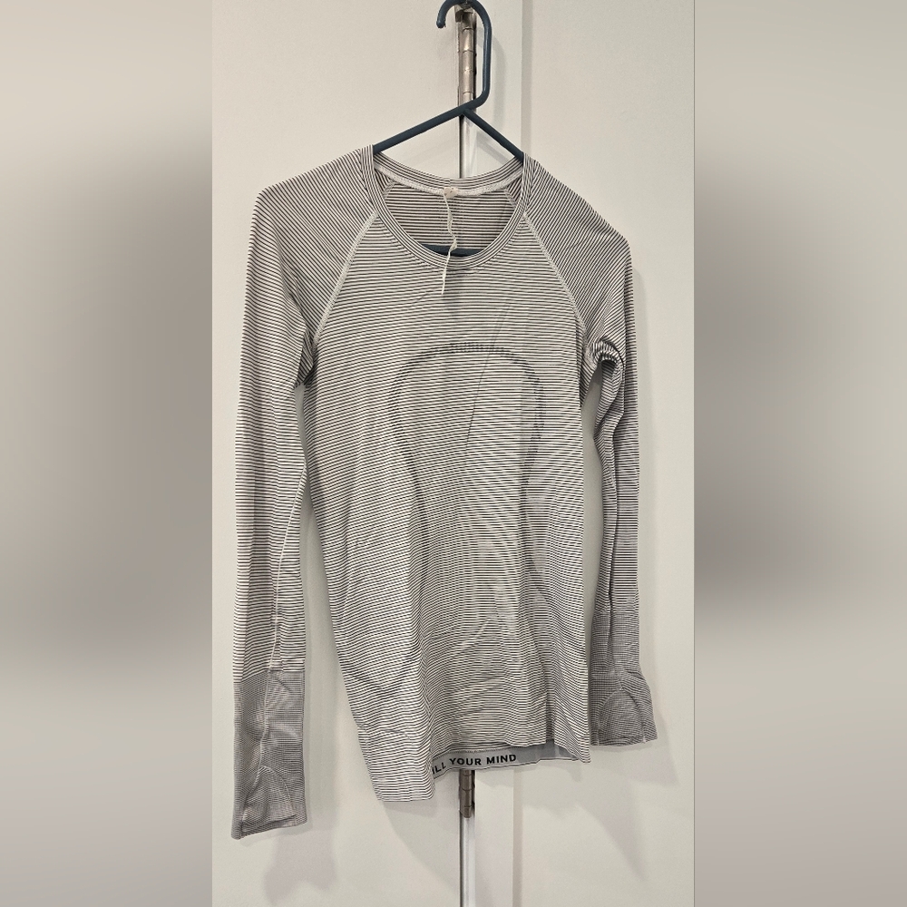 Lululemon Black And White Striped Long Sleeve Top Size US6